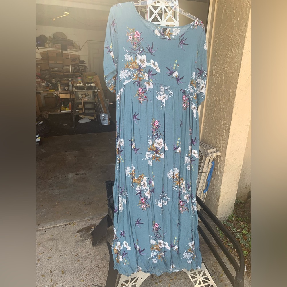 Women’s plus size dress